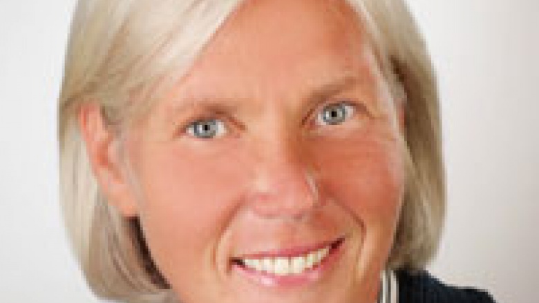 Dr. Antoinette Bunse Dr. Antoinette Bunse