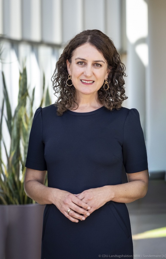 Ein Porträt von Ursula Mecklenbrauck. Sie wurde vorgeschlagen als unabhängige Polizeibeauftragte des Landes NRW.