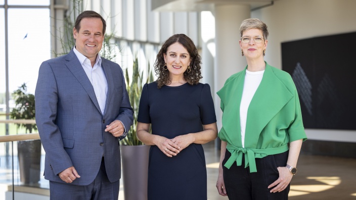 Thorsten Schick, Ursula Mecklenbrauck und Wibke Brems im Landtag